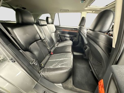 Used 2011 Subaru Outback 3.6R Limited image 27