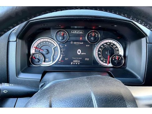 Used 2018 RAM 1500 Laramie image 27