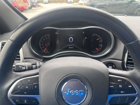 Used 2022 Jeep Grand Cherokee Laredo X AWD/4WD image 39