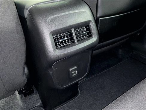Used 2024 GMC Terrain SLE w/ Driver Convenience Package FWD image 31