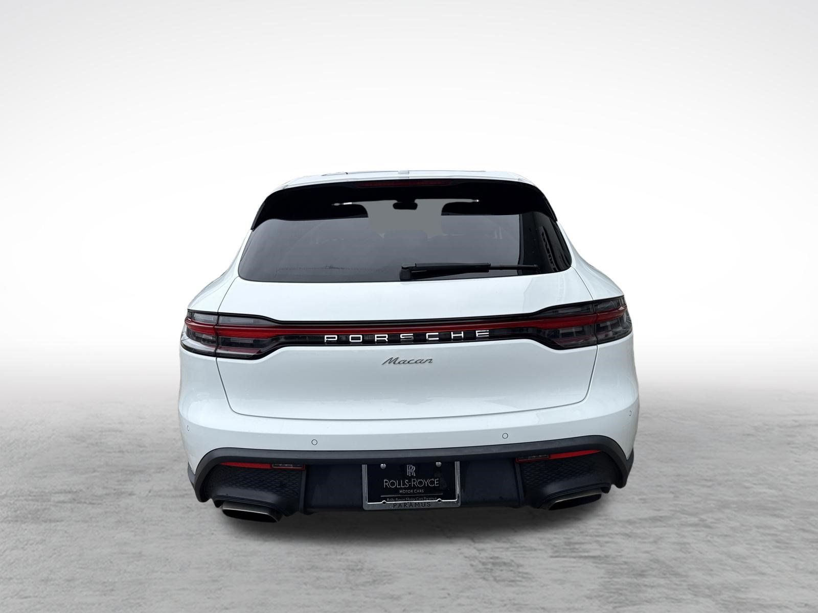 Used 2023 Porsche Macan AWD/4WD image 12