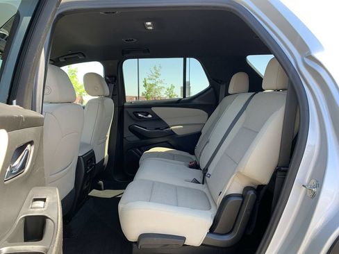 Used 2022 Chevrolet Traverse LS FWD image 26