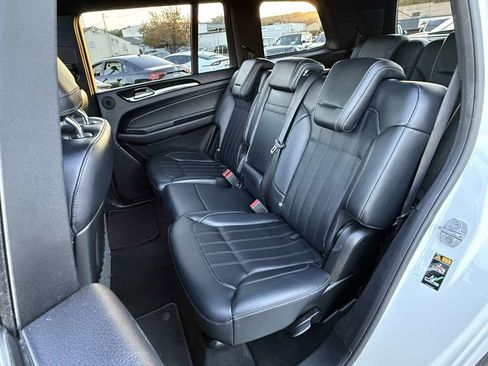 Used 2019 Mercedes-Benz GLS 450 4MATIC image 6