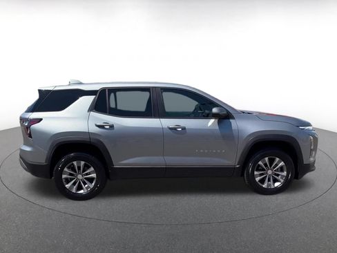 Used 2025 Chevrolet Equinox LT FWD image 13