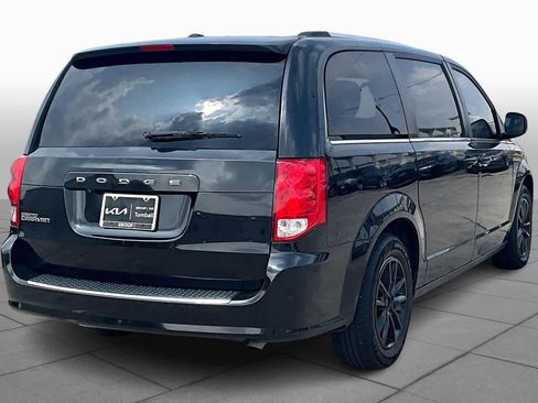 Used 2020 Dodge Grand Caravan SXT image 12