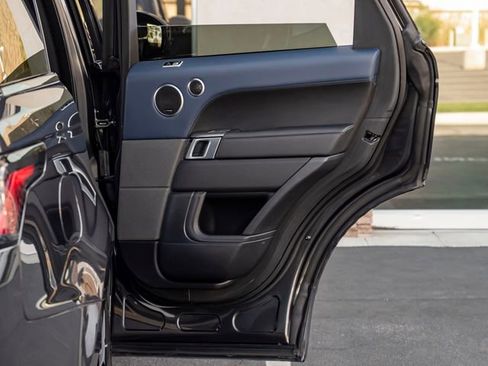 Used 2022 Land Rover Range Rover Sport HST image 27