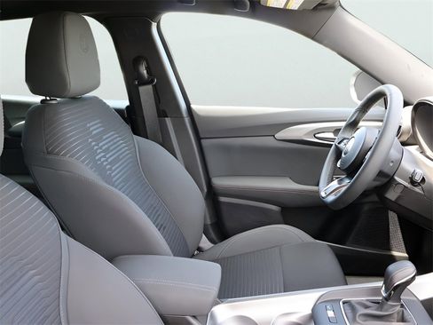 New 2025 Alfa Romeo Tonale image 9