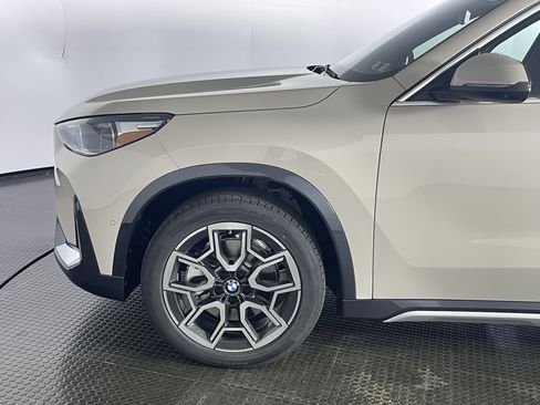 Used 2027 BMW X1 xDrive28i AWD/4WD image 4