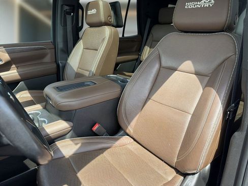 Used 2021 Chevrolet Tahoe High Country w/ Premium Package AWD/4WD image 12