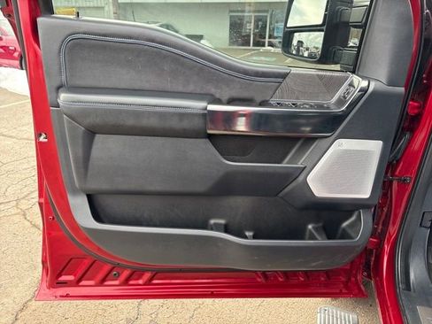 Used 2025 Ford F250 Platinum image 8