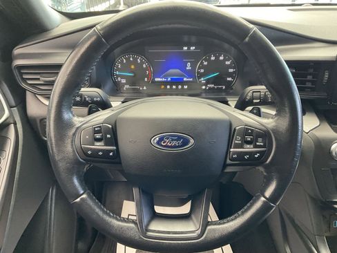 Used 2020 Ford Explorer XLT image 24