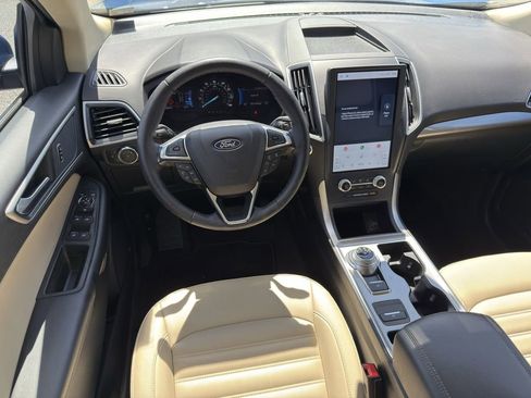 Used 2024 Ford Edge SEL w/ Convenience Package image 12
