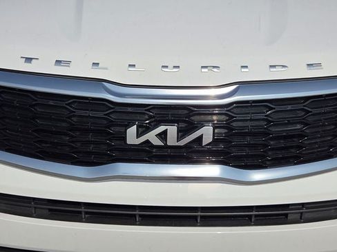 Used 2022 Kia Telluride S FWD image 42