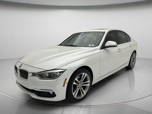 Used 2016 BMW 328i xDrive Sedan AWD/4WD image 3