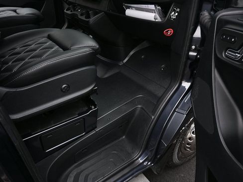 Used 2022 Mercedes-Benz Sprinter 3500 image 18