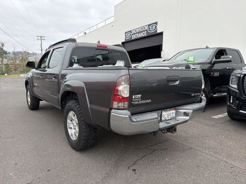 Used 2012 Toyota Tacoma 4x4 Double Cab w/ SR5 Pkg image 4