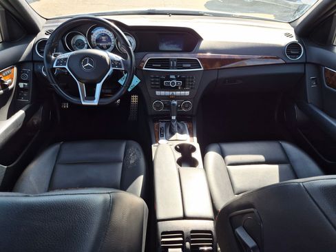 Used 2013 Mercedes-Benz C 250 Sedan image 27