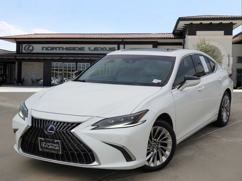 Used 2022 Lexus ES 300h Ultra Luxury w/ Accessory Package 2 FWD image 1