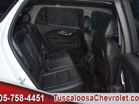 Used 2022 GMC Terrain SLT w/ Infotainment Package II image 25