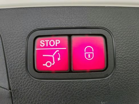 Used 2022 Mercedes-Benz GLC 300 4MATIC image 30