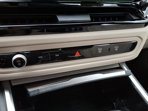 New 2025 BMW 330i xDrive Sedan w/ Premium Package image 12