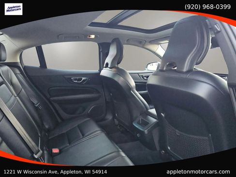 Used 2019 Volvo S60 T5 Momentum w/ Premium Package image 32