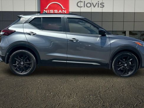Used 2021 Nissan Kicks SR w/ Interior Electronics Package FWD image 9