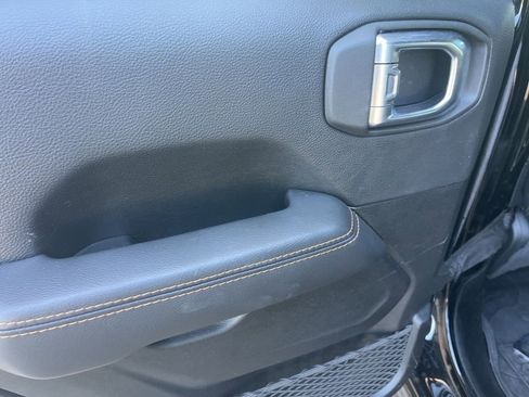 Used 2022 Jeep Wrangler Unlimited Sahara image 33