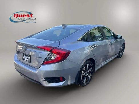 Used 2017 Honda Civic Touring image 3