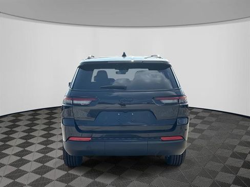 New 2025 Jeep Grand Cherokee L Altitude image 3