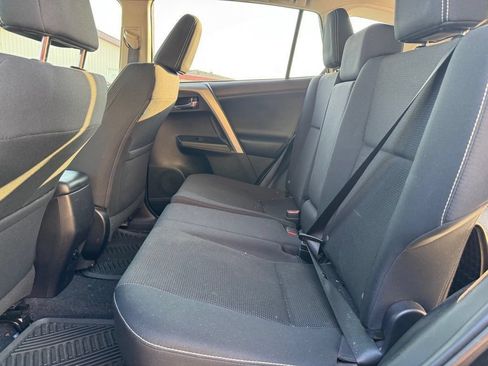 Used 2016 Toyota RAV4 XLE AWD/4WD image 5