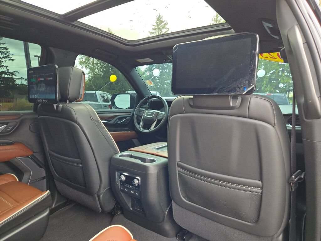 Used 2023 GMC Yukon Denali Ultimate AWD/4WD image 15