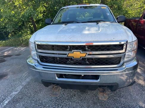 Used 2013 Chevrolet Silverado 2500 W/T w/ Snow Plow Prep Package AWD/4WD image 3