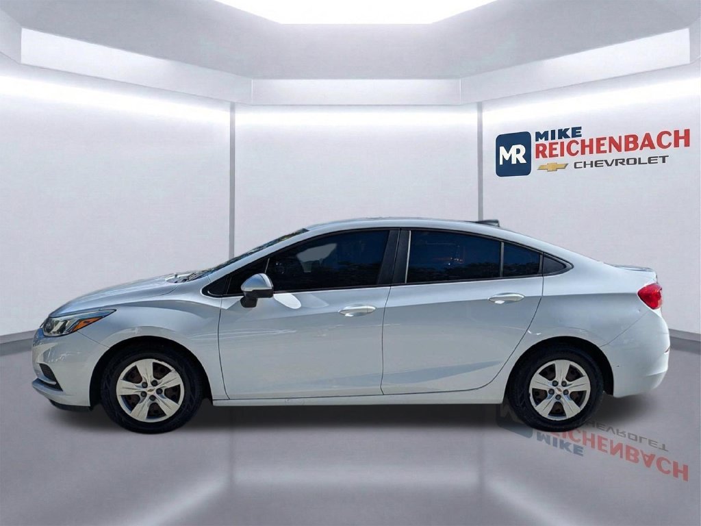 Used 2017 Chevrolet Cruze LS FWD image 5