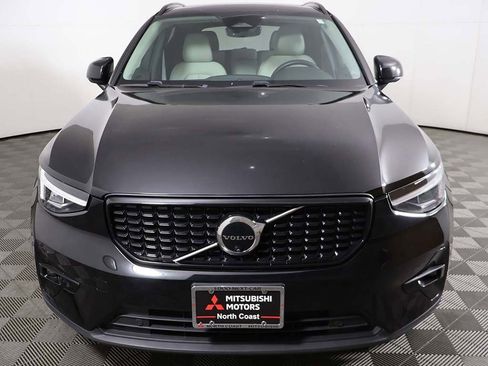 Used 2024 Volvo XC40 B5 Plus w/ Protection Package Premier image 13