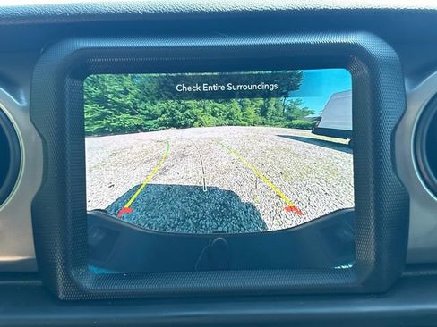 Used 2021 Jeep Gladiator Overland AWD/4WD image 30