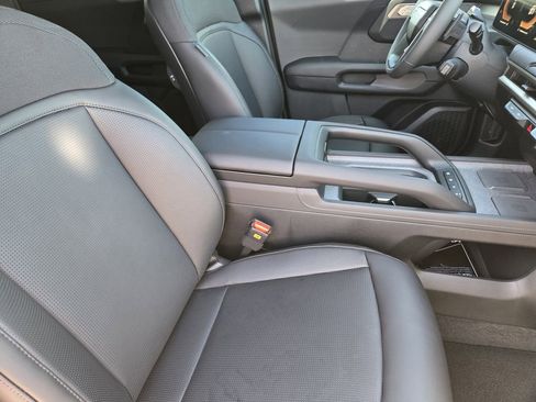 New 2027 Kia Telluride S image 10