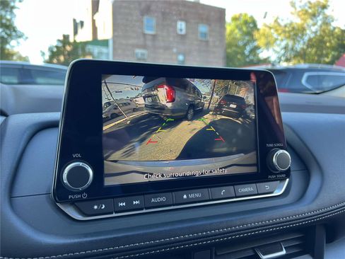 Certified 2023 Nissan Rogue SV image 33