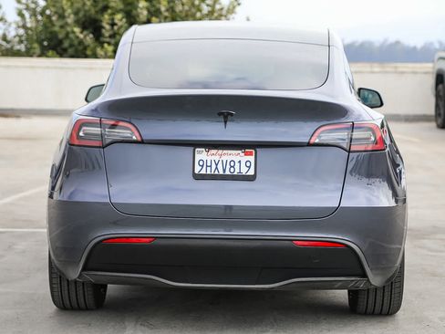 Used 2023 Tesla Model Y Long Range AWD/4WD image 6