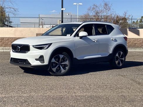 New 2025 Volvo XC40 B5 Core w/ Protection Package Premier image 2