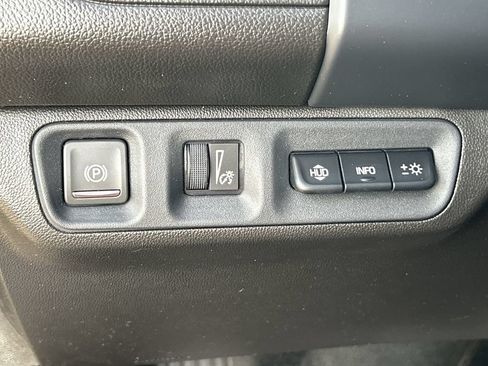 Used 2022 GMC Acadia Denali w/ Denali Ultimate Package FWD image 18