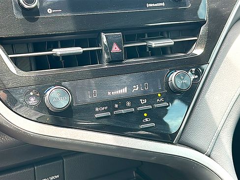 Used 2024 Toyota Camry SE w/ Convenience Package FWD image 32