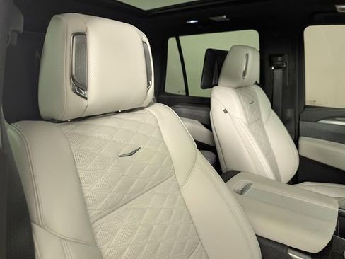 Used 2025 Cadillac Escalade V image 25