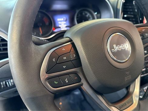 Used 2022 Jeep Cherokee Limited AWD/4WD image 23