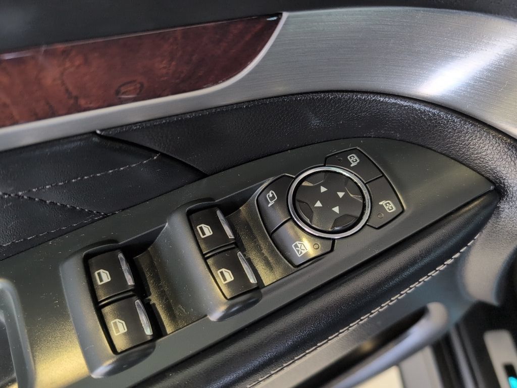 Used 2018 Ford Explorer Platinum AWD/4WD image 10