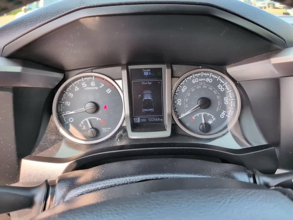 Used 2019 Toyota Tacoma SR5 AWD/4WD image 22