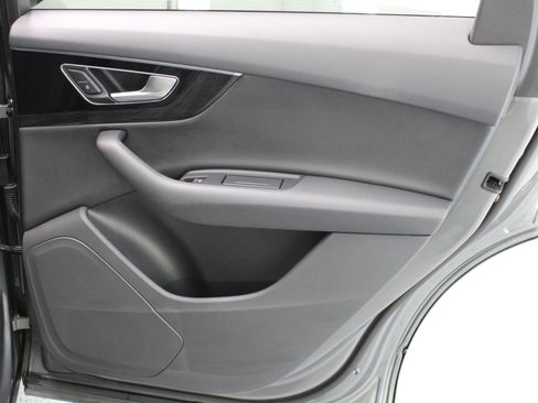 Used 2017 Audi Q7 3.0T Premium Plus image 45