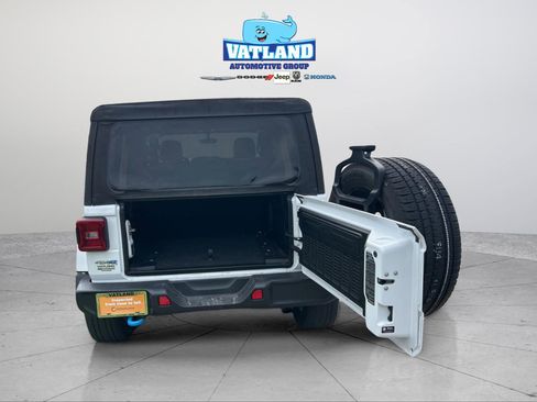 Used 2023 Jeep Wrangler Unlimited Sahara w/ Cold Weather Group AWD/4WD image 36