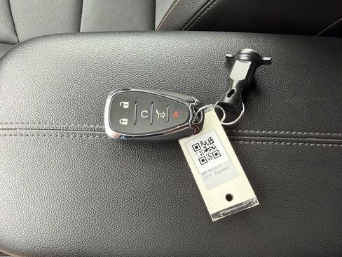 Used 2021 Chevrolet Equinox Premier AWD/4WD image 33
