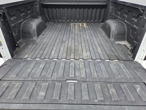 Used 2020 GMC Sierra 1500 SLT RWD image 27